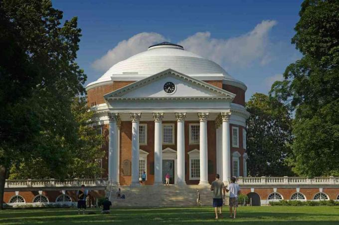 JAV, Virdžinija, Virdžinijos universitetas Rotunda ir akademinis kaimas. Įkūrė Thomas Jefferson; Šarlotsvilis
