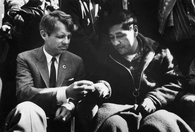 Cezaris Chavezas ir Robertas Kennedy sulaužė duoną