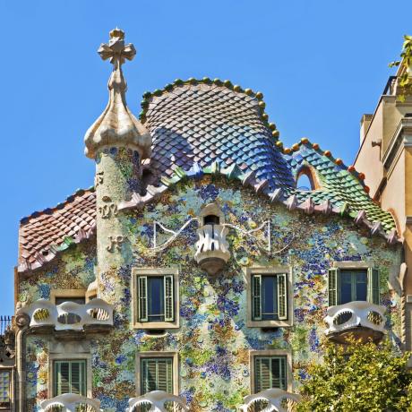 Spalvingą „Casa Batlló“ pateikė Antoni Gaudí Barselonoje, Ispanija