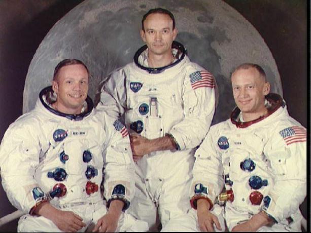 „Apollo 11“ įgulos, kurioje yra Neilas Armstrongas, Michaelas Collinsas ir „Buzz Aldrin“, portretas.