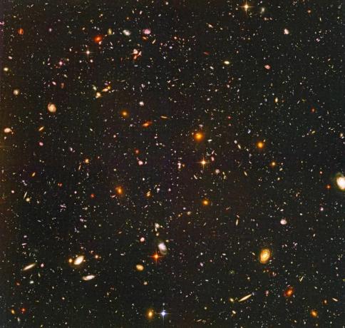 Labiausiai tolimi „Galaxy“ kandidatai Hablo ypač giliame lauke