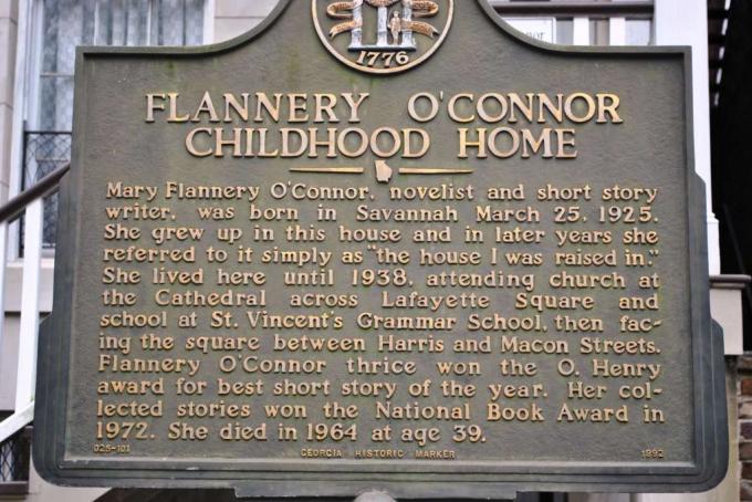 Plokštė Flannery O'Connor vaikystės namuose