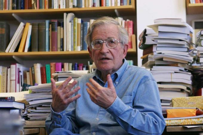 noom chomsky