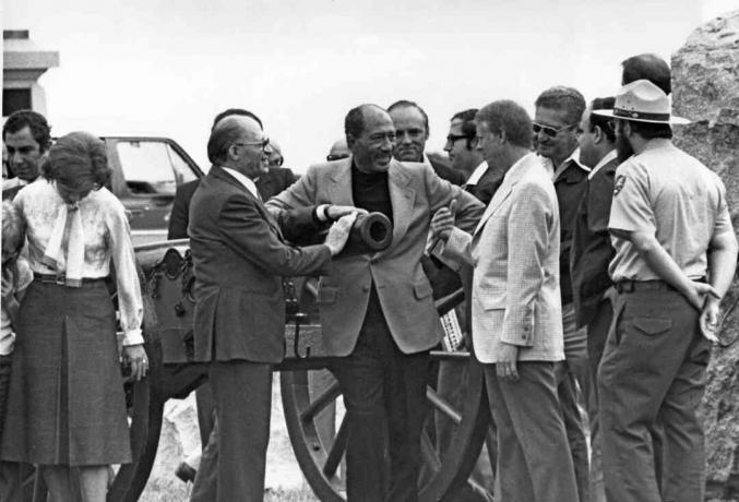 Pradžia, Sadat ir Carter Getisburge