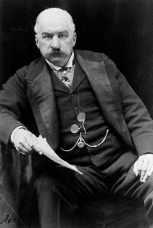 John Pierpont (J. P.) Morganas (1837–1913), amerikiečių finansininkas. Jis buvo atsakingas už didelį pramonės augimą JAV, įskaitant JAV plieno korporacijos įkūrimą ir pagrindinių geležinkelių pertvarkymą. Vėlesniais metais jis rinko meną ir knygas, daug rėmė muziejams ir bibliotekoms