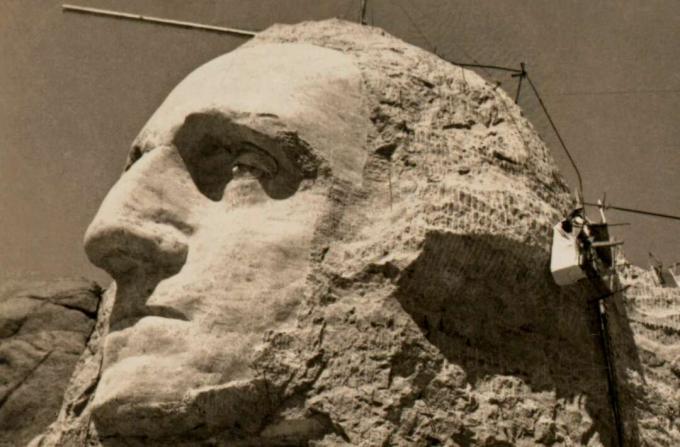 Vašingtono veidas statomas Mt. Rushmore