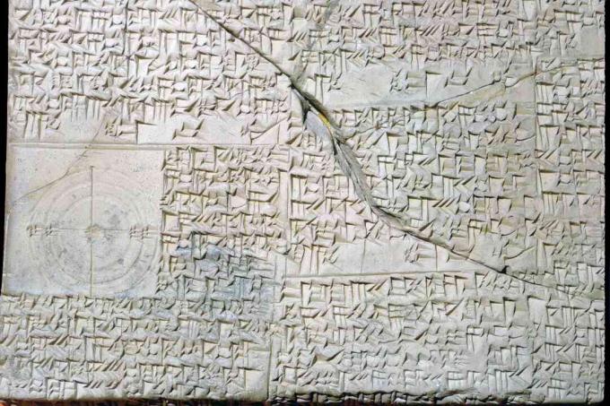 Cuneiform Babilono molio tabletė su geometrinėmis problemomis.