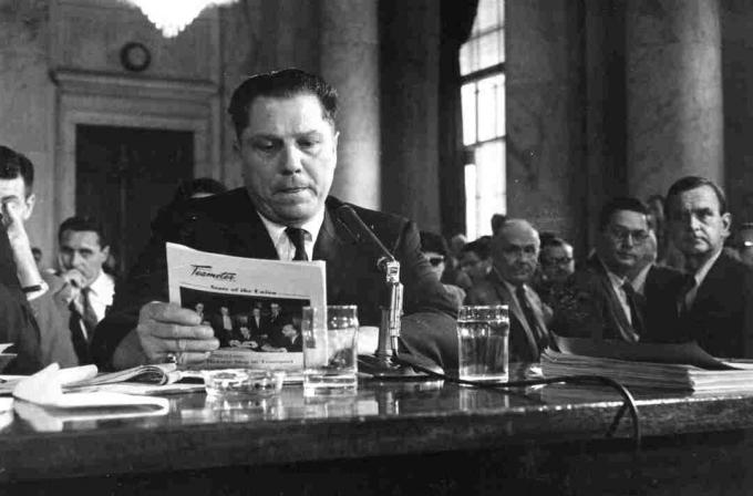 „Teamsters“ boso Jimmy Hoffa nuotrauka, liudijanti JAV Senato komitete